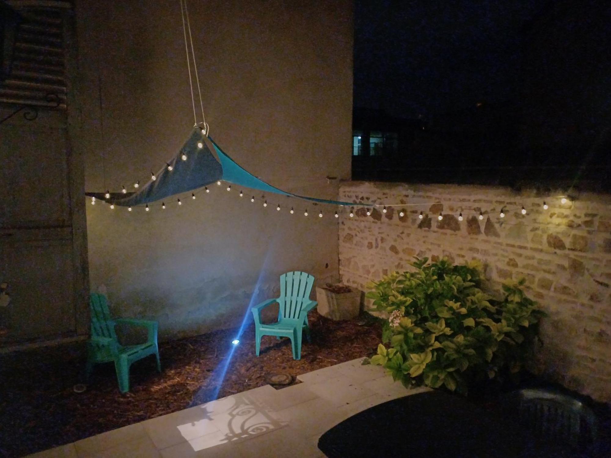 Bel Appartement: Cozy Retreat with Private Courtyard & Secure Parking Vichy Exterior photo